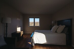 Engle Farmhouse 5BDR Vineyard Views