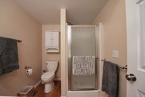 Engle Farmhouse 5BDR Vineyard Views