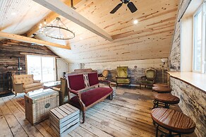 Engle Farmhouse 5BDR Vineyard Views