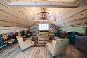 Engle Farmhouse 5BDR Vineyard Views