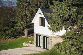 Engle Farmhouse 5BDR Vineyard Views