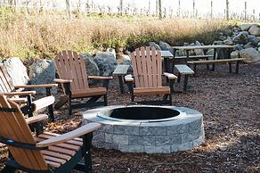 Engle Farmhouse 5BDR Vineyard Views