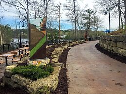 avid Hotel Wisconsin Dells – Lake Delton by IHG