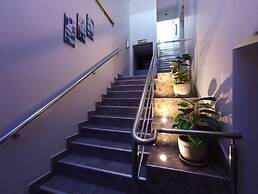 COLONIAL SUITE