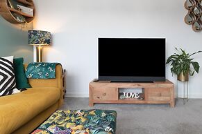 Harley s Way - Short Walk to Beach and Village