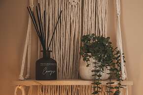 Harley s Way - Short Walk to Beach and Village