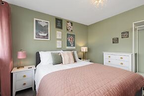 Harley s Way - Short Walk to Beach and Village