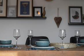 Harley s Way - Short Walk to Beach and Village