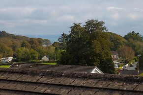 Harley s Way - Short Walk to Beach and Village
