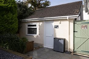 Harley s Way - Short Walk to Beach and Village