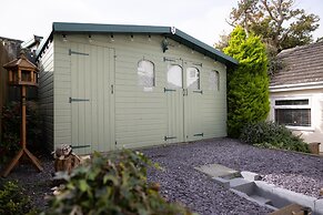 Harley s Way - Short Walk to Beach and Village