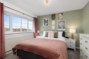 Harley s Way - Short Walk to Beach and Village