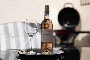 Harley s Way - Short Walk to Beach and Village