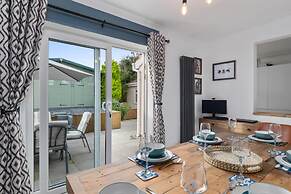 Harley s Way - Short Walk to Beach and Village