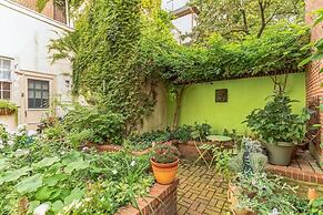 228 Catherine Street