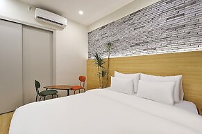 Calmrest Hotel