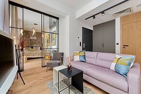 Plac Wolności 6 by Renters