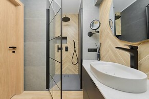 Plac Wolności 6 by Renters