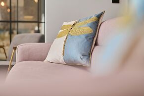 Plac Wolności 6 by Renters