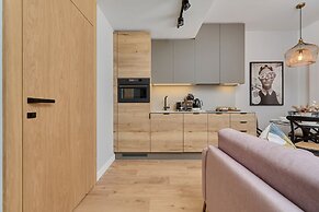 Plac Wolności 6 by Renters