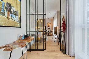 Plac Wolności 6 by Renters