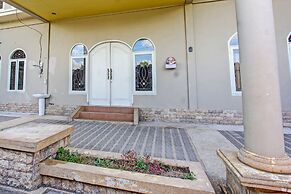 OYO 91739 Ayu Bypass MansionNearBundaran Gerung