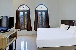 OYO 91739 Ayu Bypass MansionNearBundaran Gerung