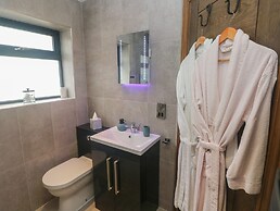 Cwtch Apartment - Pen Coed