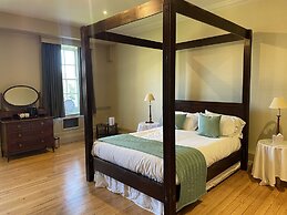 Holbrook Manor & Spa.