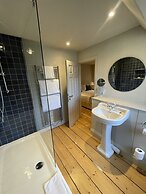 Holbrook Manor & Spa.