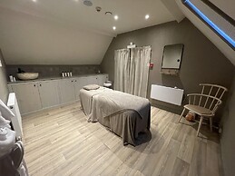 Holbrook Manor & Spa.