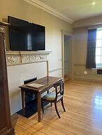 Holbrook Manor & Spa.