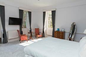 Holbrook Manor & Spa.