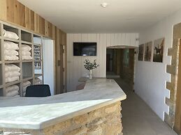 Holbrook Manor & Spa.