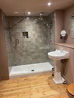 Holbrook Manor & Spa.