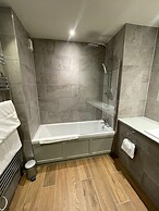 Holbrook Manor & Spa.