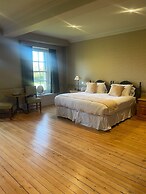 Holbrook Manor & Spa.