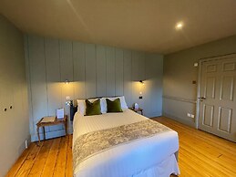 Holbrook Manor & Spa.