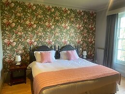 Holbrook Manor & Spa.