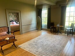 Holbrook Manor & Spa.