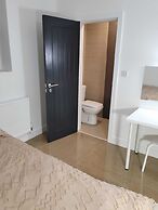 Stunning 2-bed Apartment in Manchester Built 2023