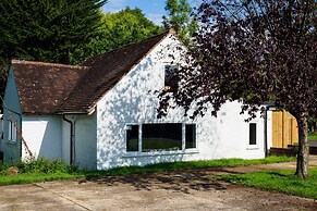 The WhiteCottage at Gildridge wd Hot Tub