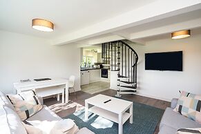 The WhiteCottage at Gildridge wd Hot Tub