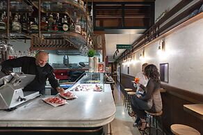 Passpartout Boutique Palace