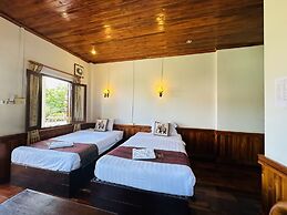 Kingkham Riverside Hotel