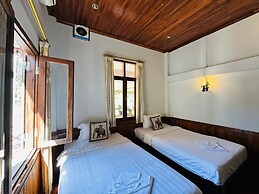 Kingkham Riverside Hotel