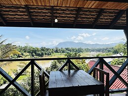 Kingkham Riverside Hotel