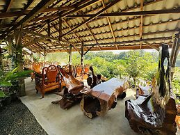 Kingkham Riverside Hotel