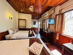 Kingkham Riverside Hotel