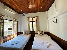 Kingkham Riverside Hotel
